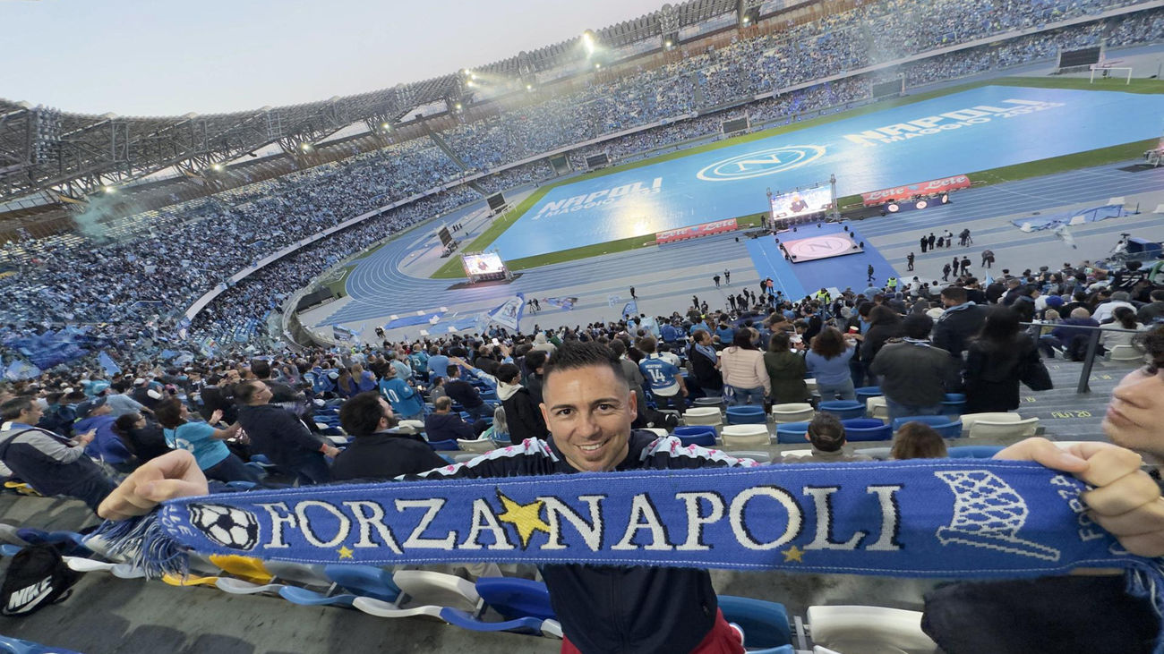 El Nápoles toca el cielo 33 años después