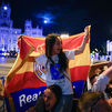 Aficionados del Real Madrid celebran el título de Copa en Cibeles