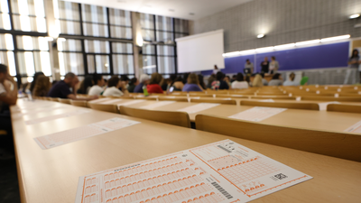 Correos examinará en Madrid a más de 12.200 personas para cubrir 784 plazas