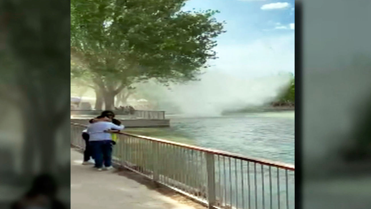 Un espectacular 'minitornado' da el susto en la Casa de Campo de Madrid