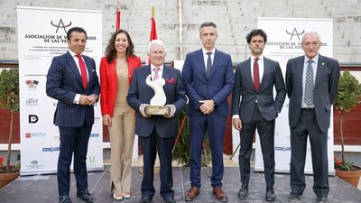 El ganadero José Escolar recibe el Premio del Equipo Veterinario de las Ventas