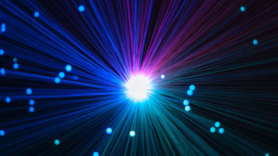 Investigadores desarrollan una fibra óptica sin límites guiada con ondas de aire