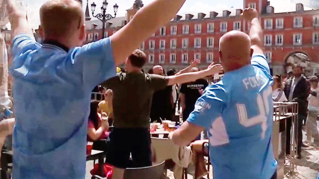 Las aficiones del Real Madrid y del City, juntas en las horas previas