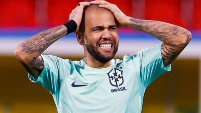 La juez mantiene a Dani Alves en prisión por la presunta violación de una joven