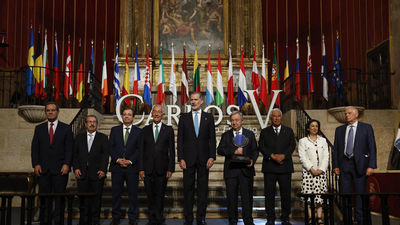António Guterres recibe el premio Carlos V de mano de manos de Felipe VI