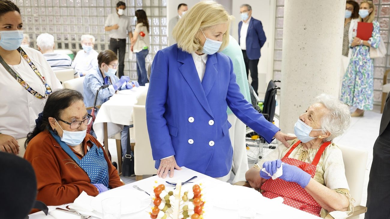 Charlas, debates, juegos y actividades para favorecer la estimulación cognitiva de mayores en residencias