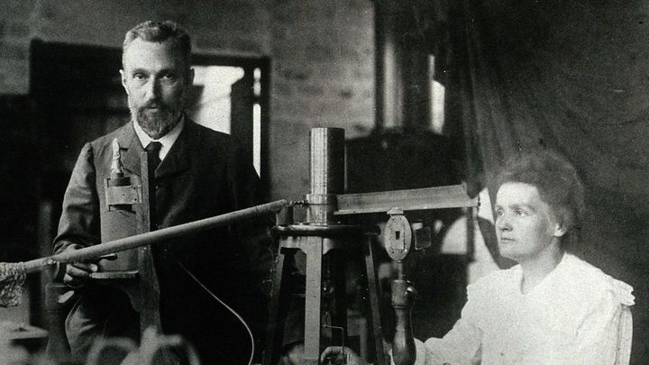 Pierre y Marie Curie en su laboratorio / DOMINIO PÚBLICO