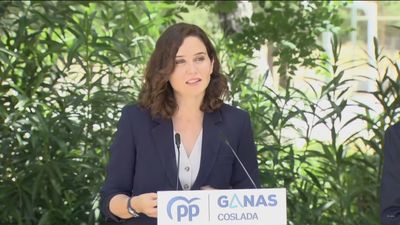 Ayuso promete beneficios fiscales para jóvenes que  estudian y trabajan a la vez