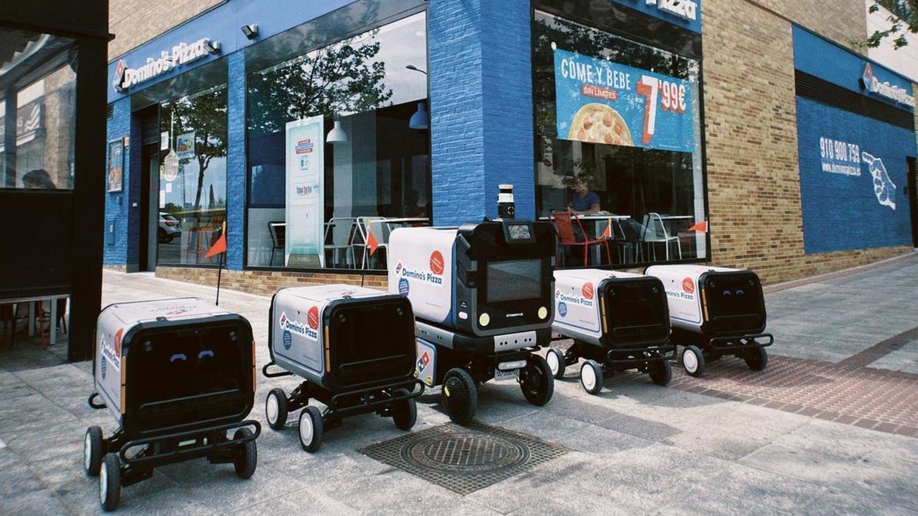 Una pizzería de Alcobendas reparte sus pedidos con robots