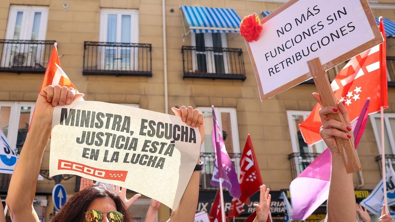 Manifestación de funcionarios de Justicia: "Seguiremos hasta que el Ministerio se siente y haga una propuesta"