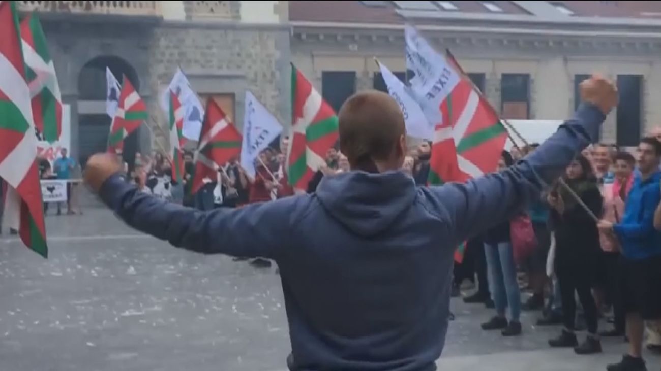 Urkullu critica la presencia de 44 etarras en las listas de Bildu