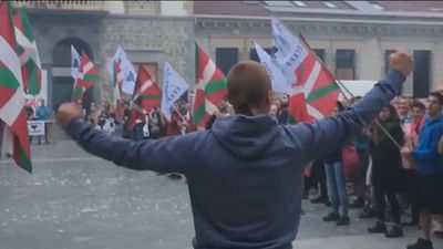 Urkullu critica la presencia de 44 etarras en las listas de Bildu