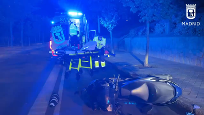 Un motorista, grave tras un accidente en Ventas