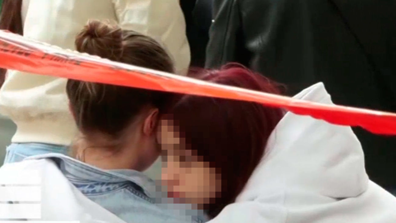 Muere una niña herida en el tiroteo en el colegio de Belgrado