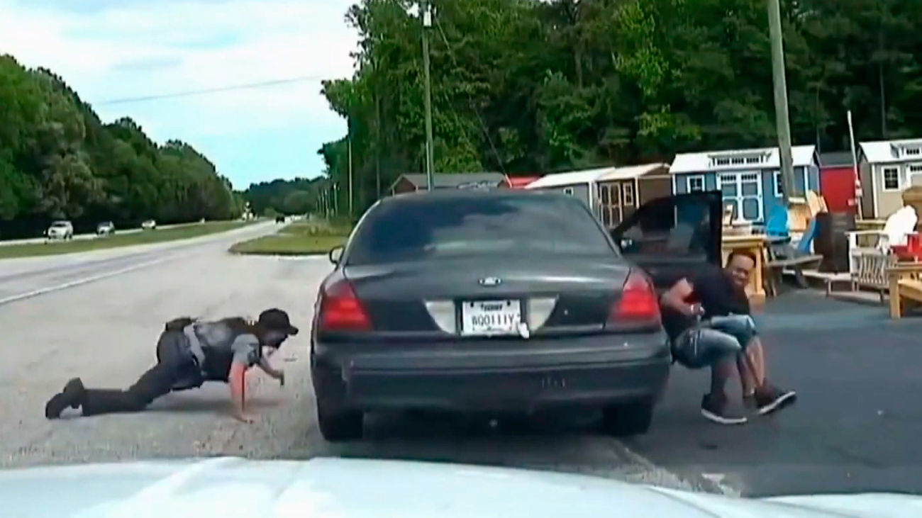 Un hombre armado abatido por dos agentes de tráfico en Estados Unidos