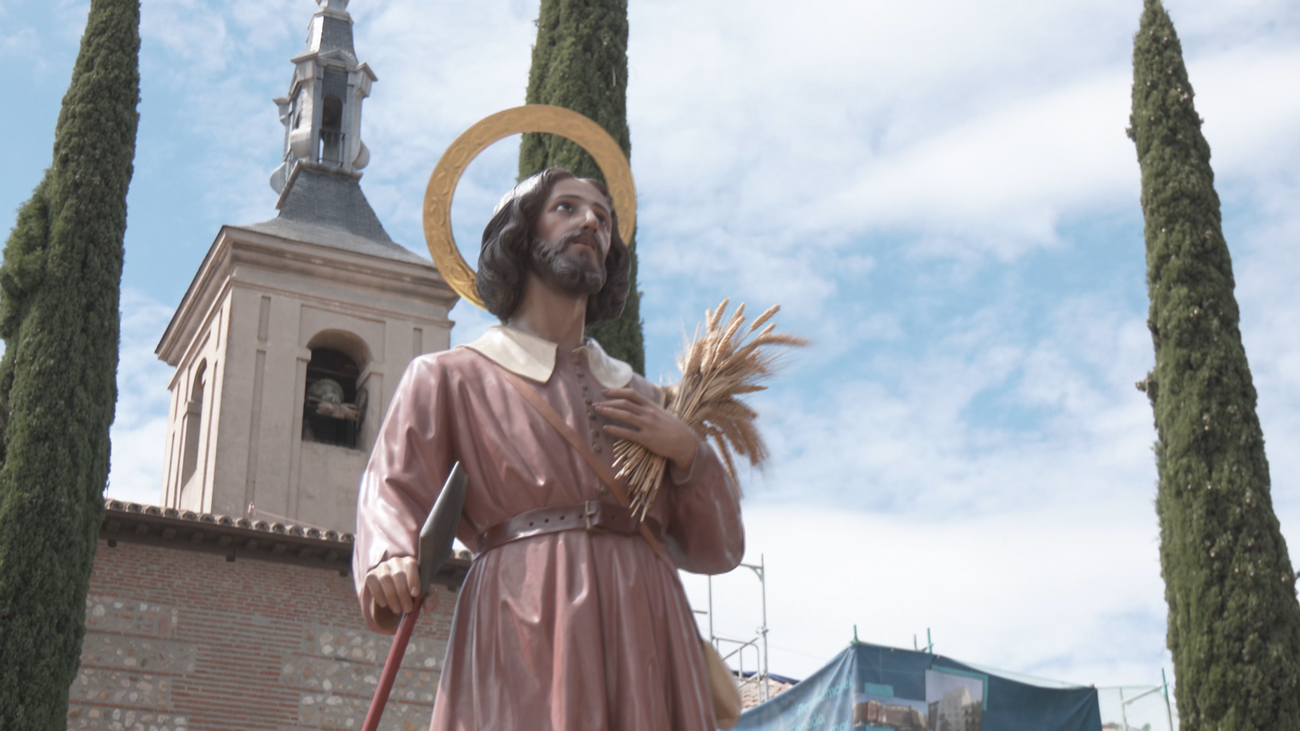 Así ha procesionado San Isidro las calles de Fuencarral