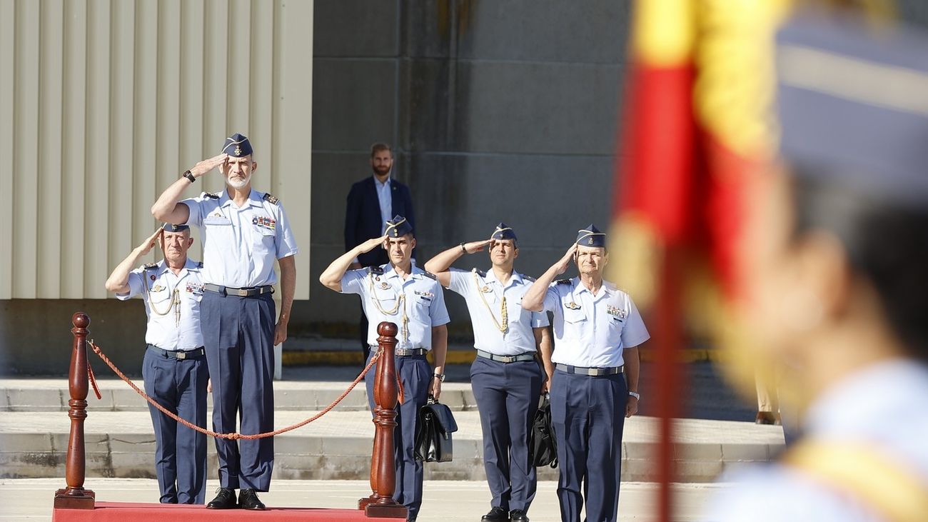 Felipe VI visita la Maestranza Aérea de Sevilla
