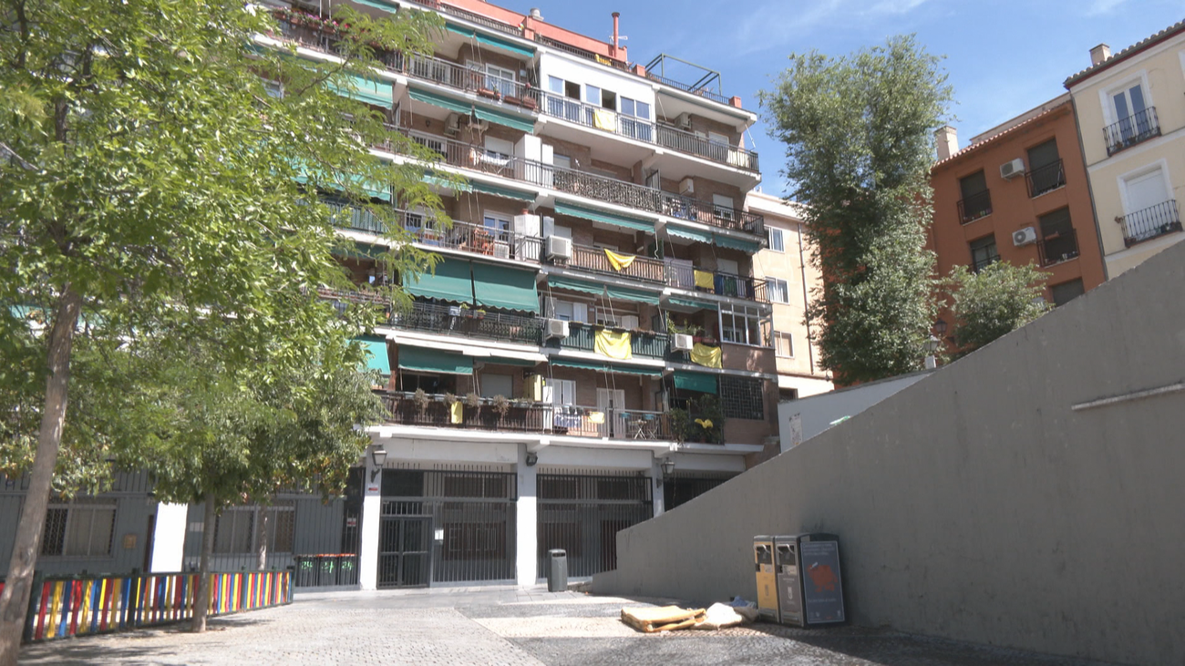 Vuelve el tráfico y consumo de drogas a la Plaza Arturo Barea de Lavapiés