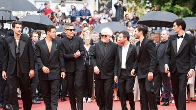Cannes se pone en pie para aplaudir el nuevo corto de Almodóvar