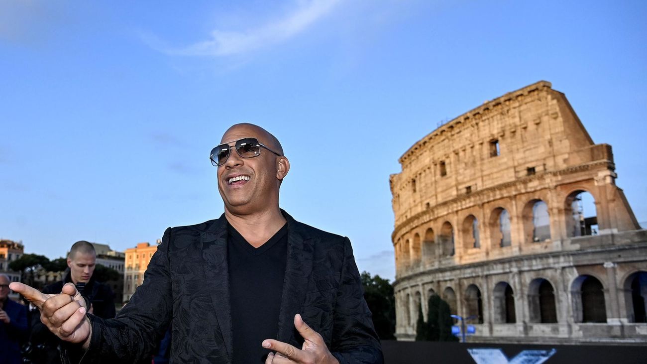 Vin Diesel posa durante el photocall de la película 'Fast X' en el Coliseo de Roma, Italia, 12 de mayo de 2023.