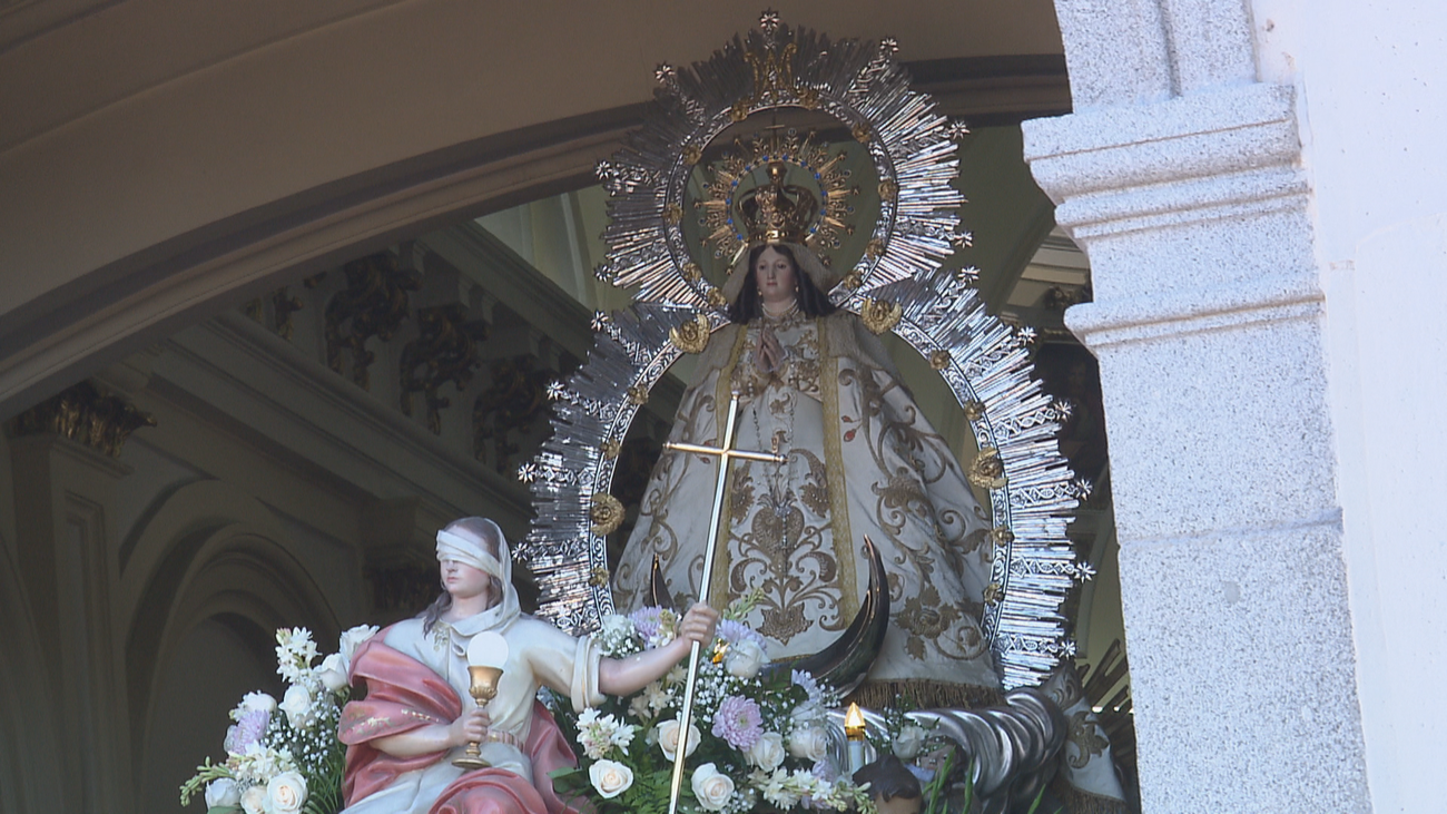 Arrancan las fiestas de Getafe con la bajada de la Virgen de Nuestra Señora de los Ángeles