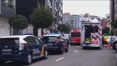 Mueren dos hermanas mellizas de 12 años al precipitarse por una ventana en Oviedo