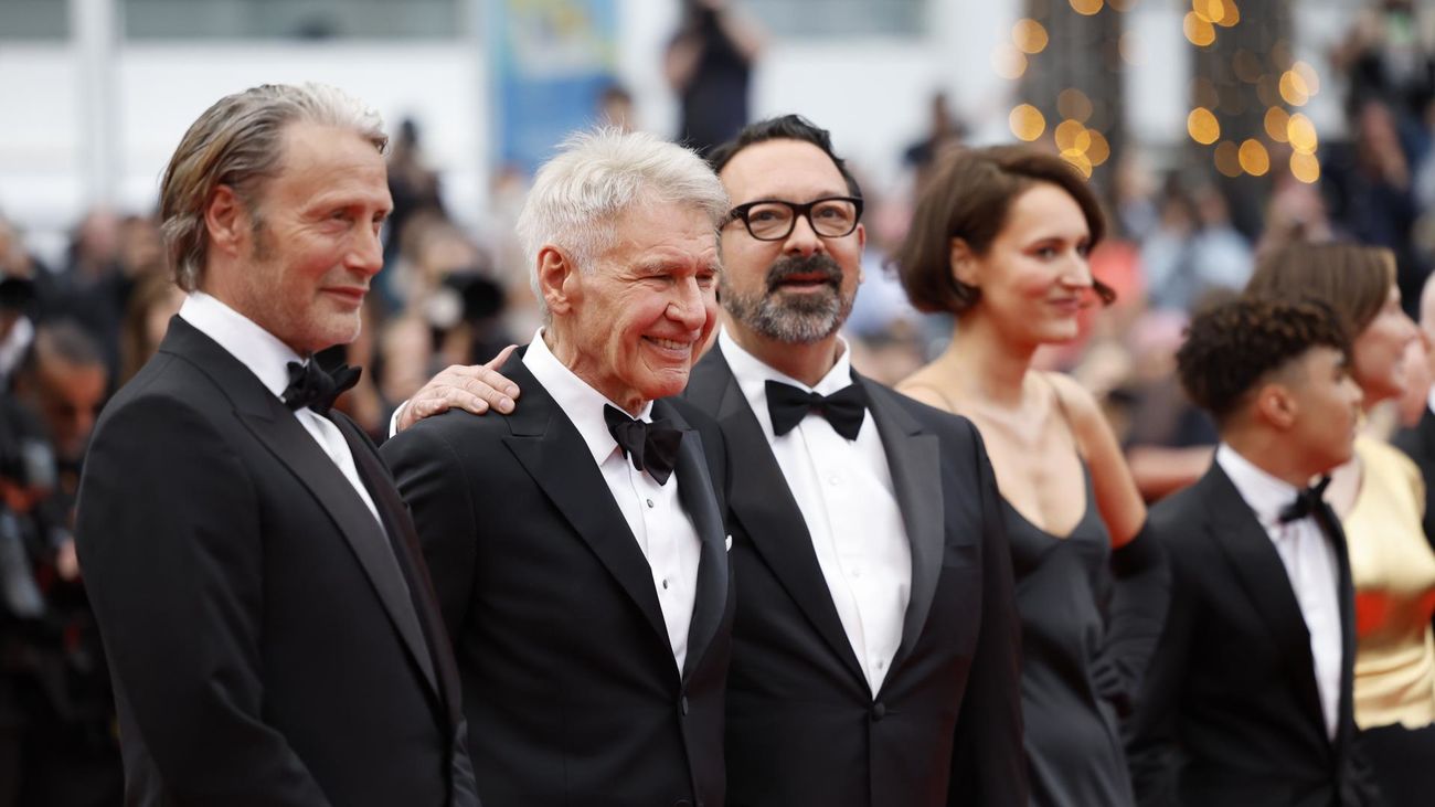 Harrison Ford y el director James Mangold en el Festival de Cine de Cannes,