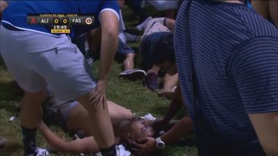 Al menos 12 muertos por un avalancha humana en un estadio en El Salvador