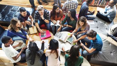 La Comunidad abre el plazo de solicitud de ayudas para estudios en el extranjero