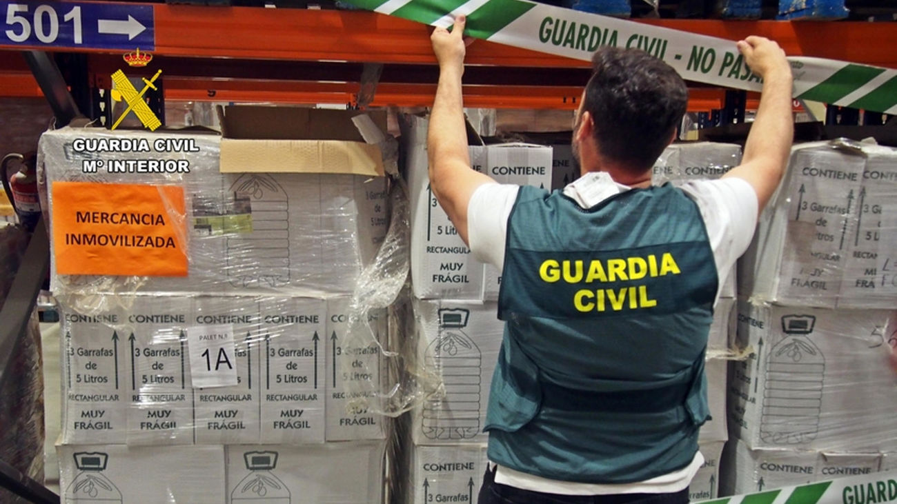 La Guardia Civil investiga a nueve personas por su implicación en la comercialización ilegal de aceite de oliva