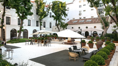 El jardín del Palacio de los Duques Gran Meliá se convierte en un gran escenario de teatro