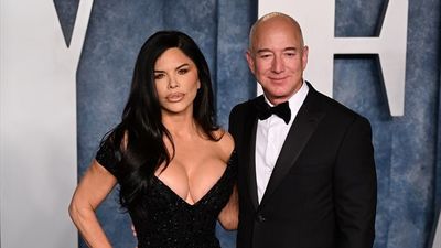 Jeff Bezos le pide matrimonio a Lauren Sánchez en el sur de Francia