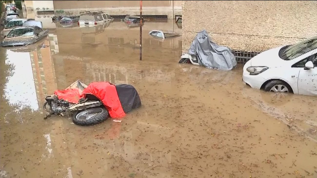Inundaciones, playas arrasadas, vías cortadas... los estragos de la DANA en Murcia y Levante
