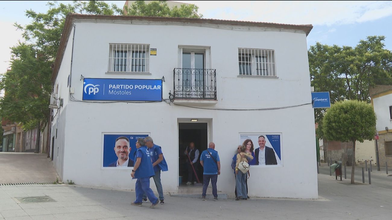 Pasan a disposición judicial los dos detenidos por atacar la sede del PP de Móstoles