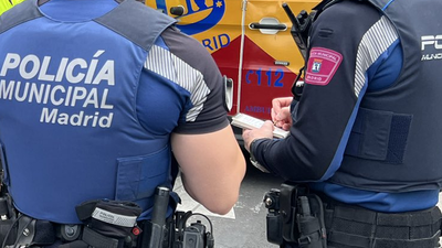 Policías municipales salvan a una persona de morir atragantada en Tetuán