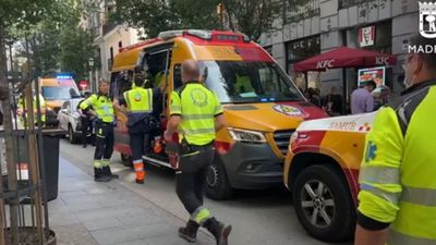 Samur-Protección Civil salva a un hombre de 82 años que se atragantó en un restaurante en la calle Arenal