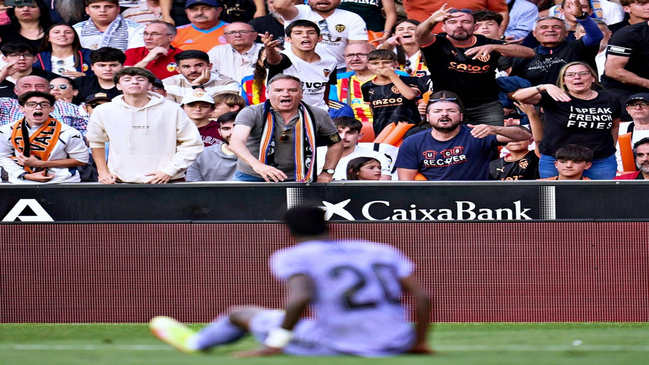 Competición cierra la Grada Kempes del Valencia durante 5 partidos