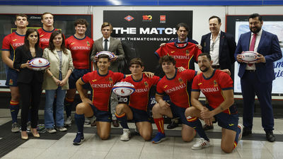 La Selección española de rugby se exhibe en el Metro de Madrid