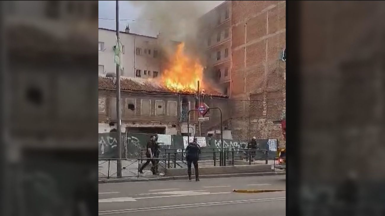 Un herido leve en un incendio de un edificio abandonado en Vallecas