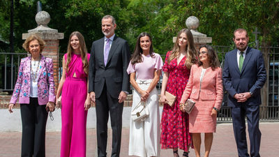 La Infanta Sofía celebra su confirmación, con el rey Felipe VI como padrino
