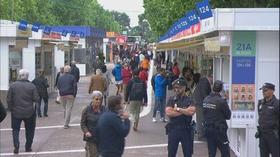 La Feria del Libro de Madrid cumple 90 años: "En 1933 había diez casetas y se vendieron cien libros"