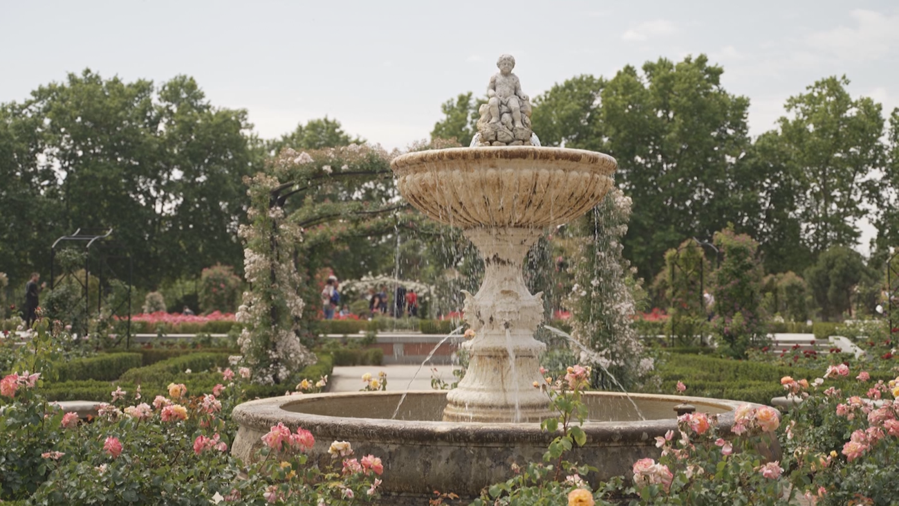 Madrid cierra los grandes parques por el calor y el viento