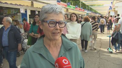 Miles de visitantes en El Retiro en el primer fin de semana de la Feria del Libro