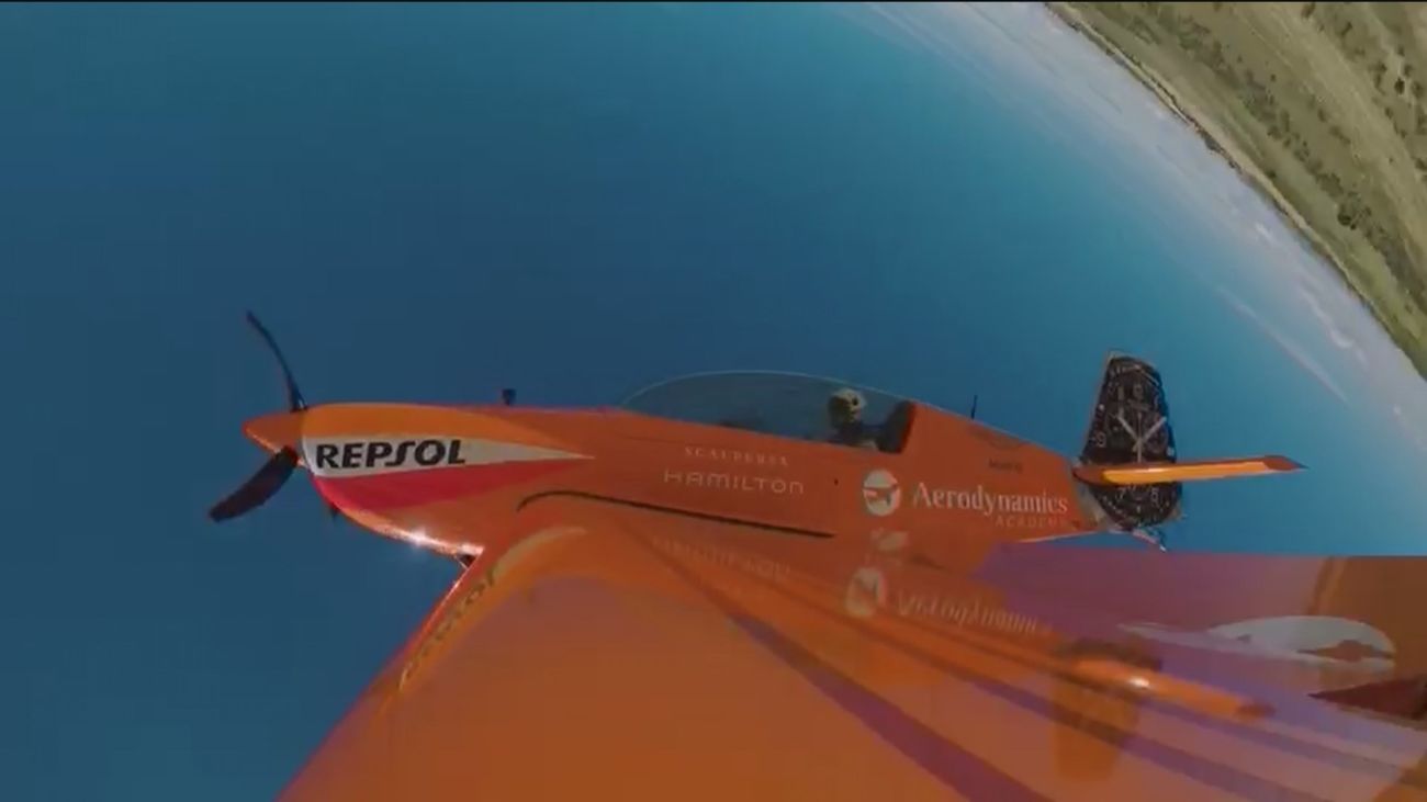 Vuelos acrobáticos para luchar contra el cáncer infantil