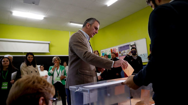 El candidato de Vox a la Alcaldía de Madrid, Javier Ortega Smith, participa en los comicios de este 28M en Madrid / EFE