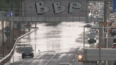 La tormenta en Madrid corta carreteras, autopistas, metro y cercanías