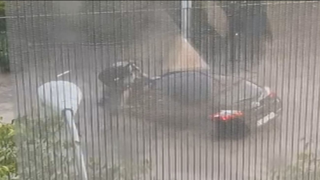 Calles convertidas en ríos en Alameda de Osuna y Barajas