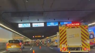 Retenciones por un accidente en el túnel de acceso a las Calle 30 desde la A-5
