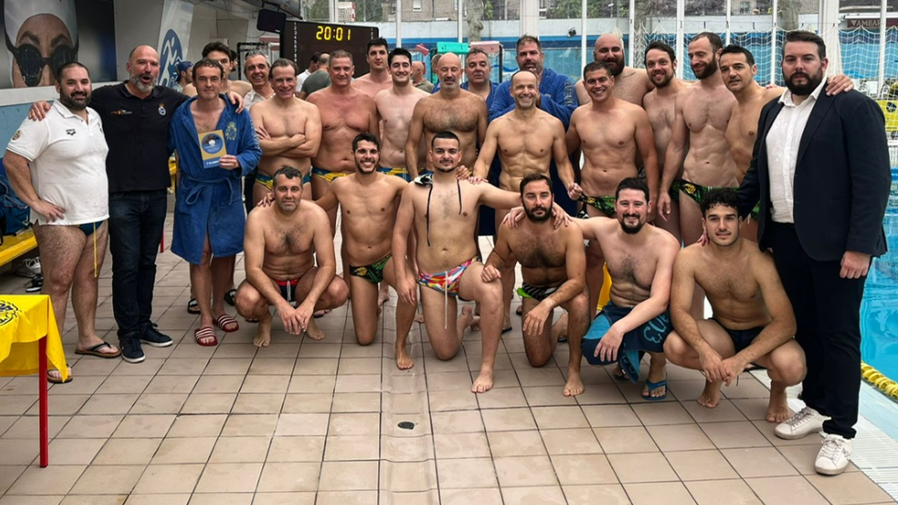 El Real Canoe conquista la primera Liga de Waterpolo Master de Madrid