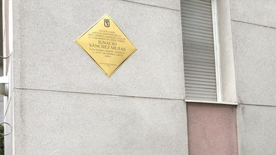 Inaugurada la placa en recuerdo a Ignacio Sánchez, el torero de los poetas del 27